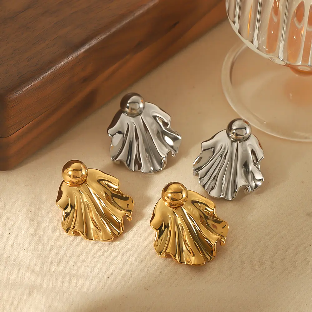 1 par de aretes de acero inoxidable chapados en oro de 18 quilates con diseño irregular y festoneado de estilo novedoso y sencillo para mujer h5 